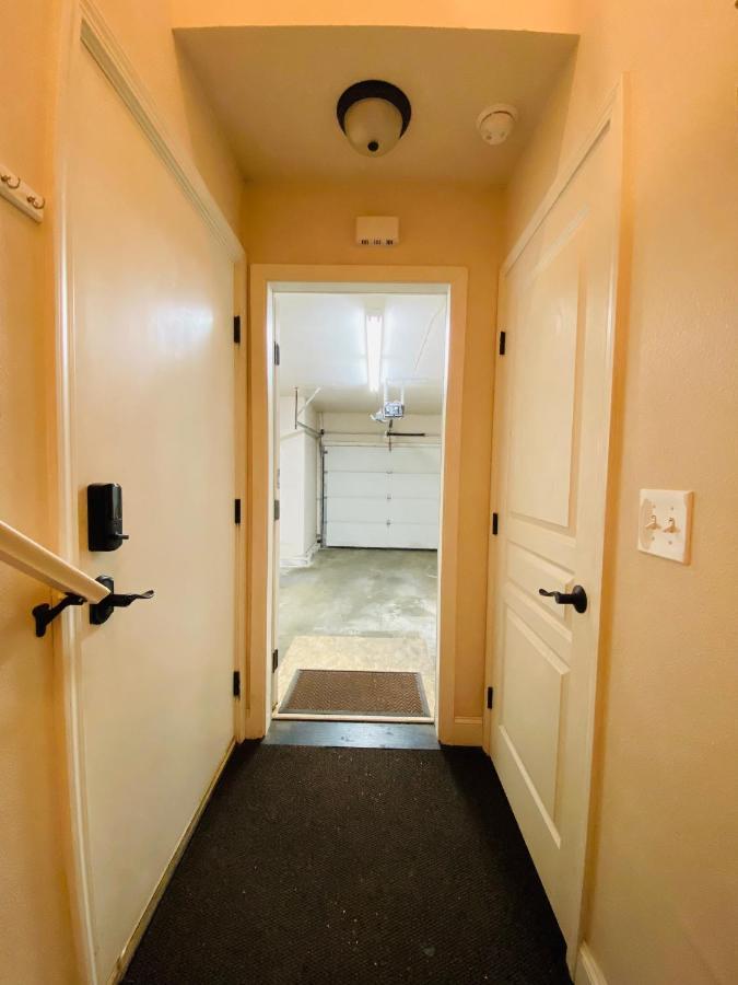 Beautiful 2 Bedroom 1 Bath Apartment With Private Garage Anchorage Exterior foto